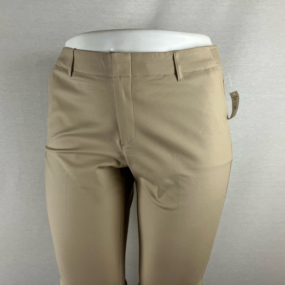 GAP Women's Capris - Picture 2 of 11